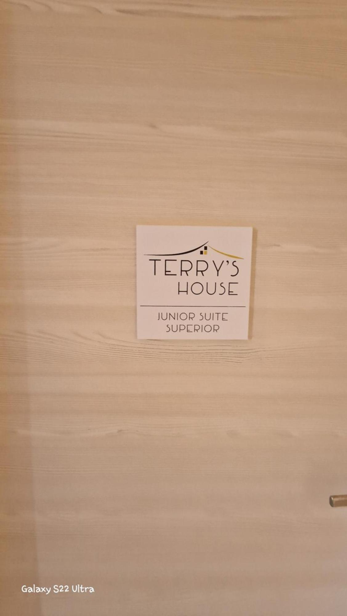 Terry'S House Hotel Nuoro  Bagian luar foto