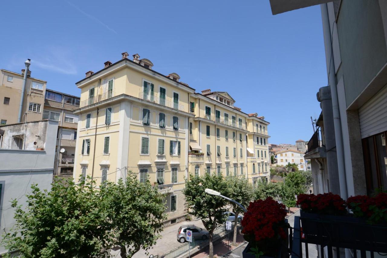 Terry'S House Hotel Nuoro  Bagian luar foto